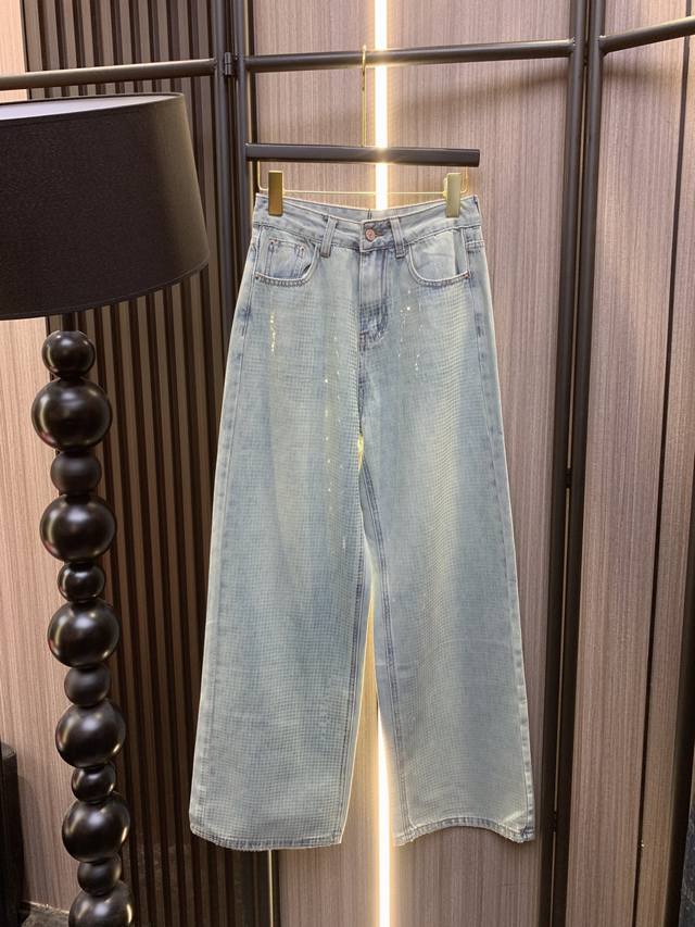 爆款来啦 Miumiu家2024春夏最新 超有特色的牛仔裤百搭时尚 不挑身材 身上巨显瘦洗水颜色太漂亮了sml